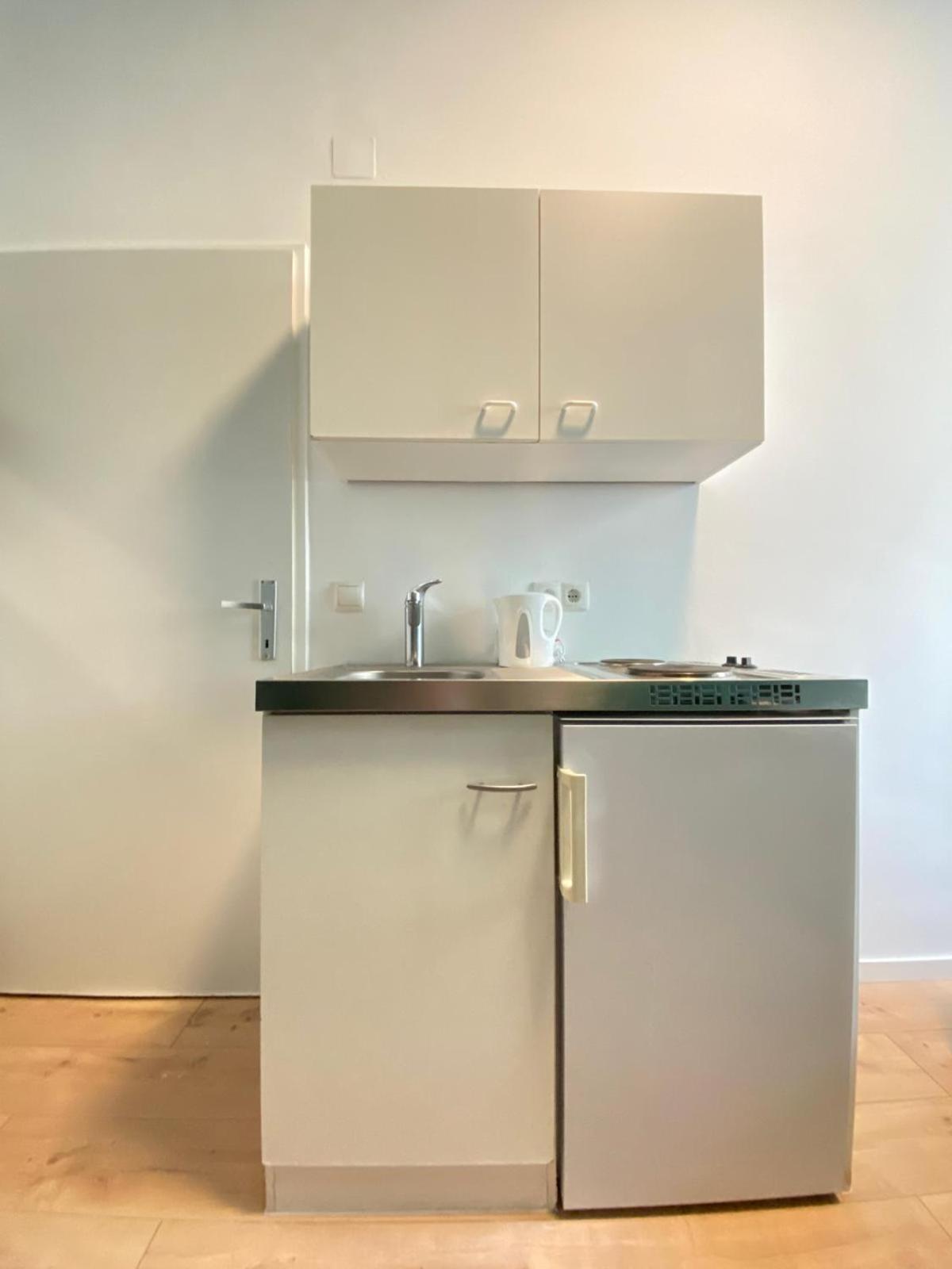 8 Fully Equipped Studio Shared Apt W Terrace Margareten Wenen Buitenkant foto