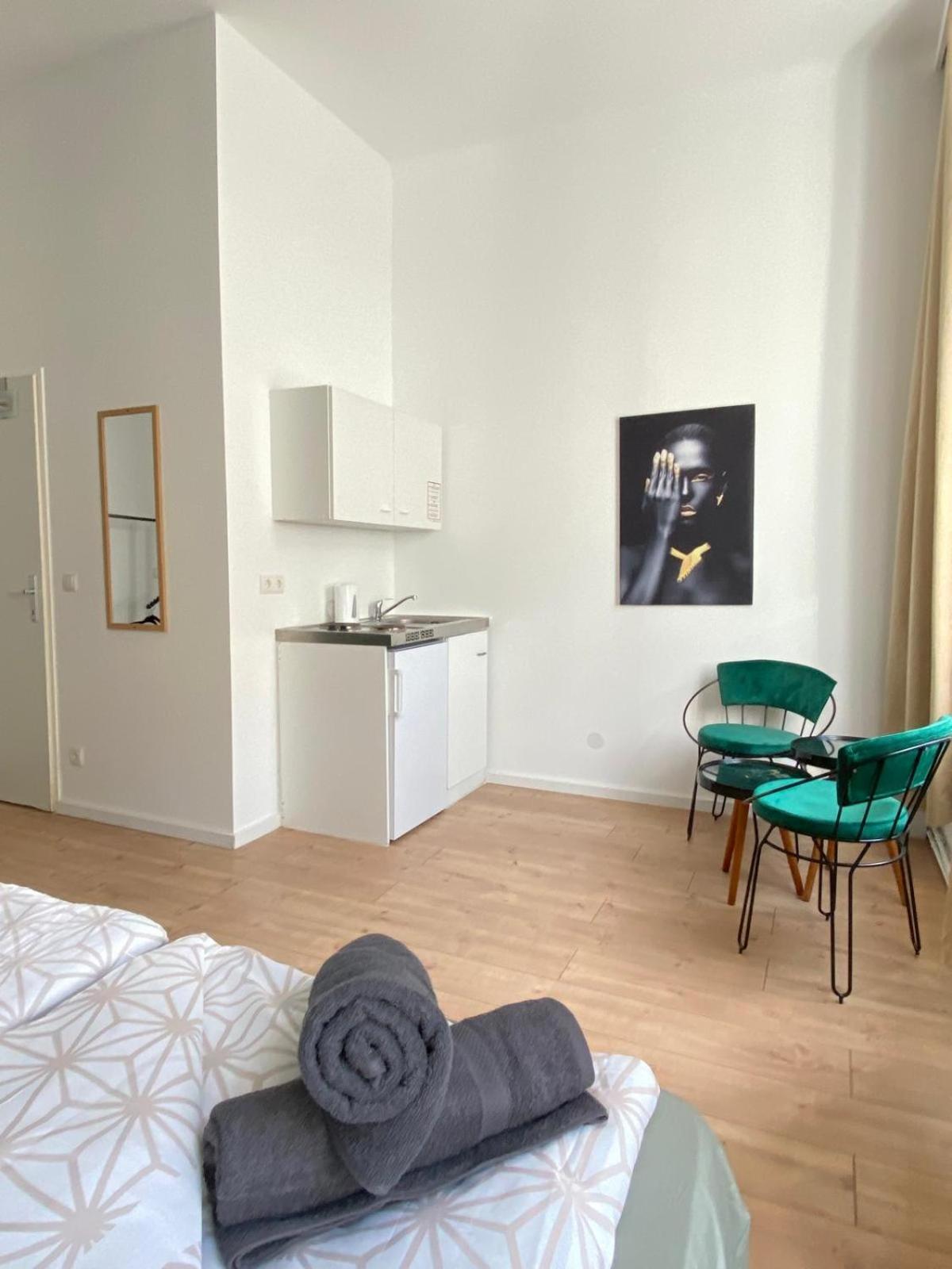 8 Fully Equipped Studio Shared Apt W Terrace Margareten Wenen Buitenkant foto