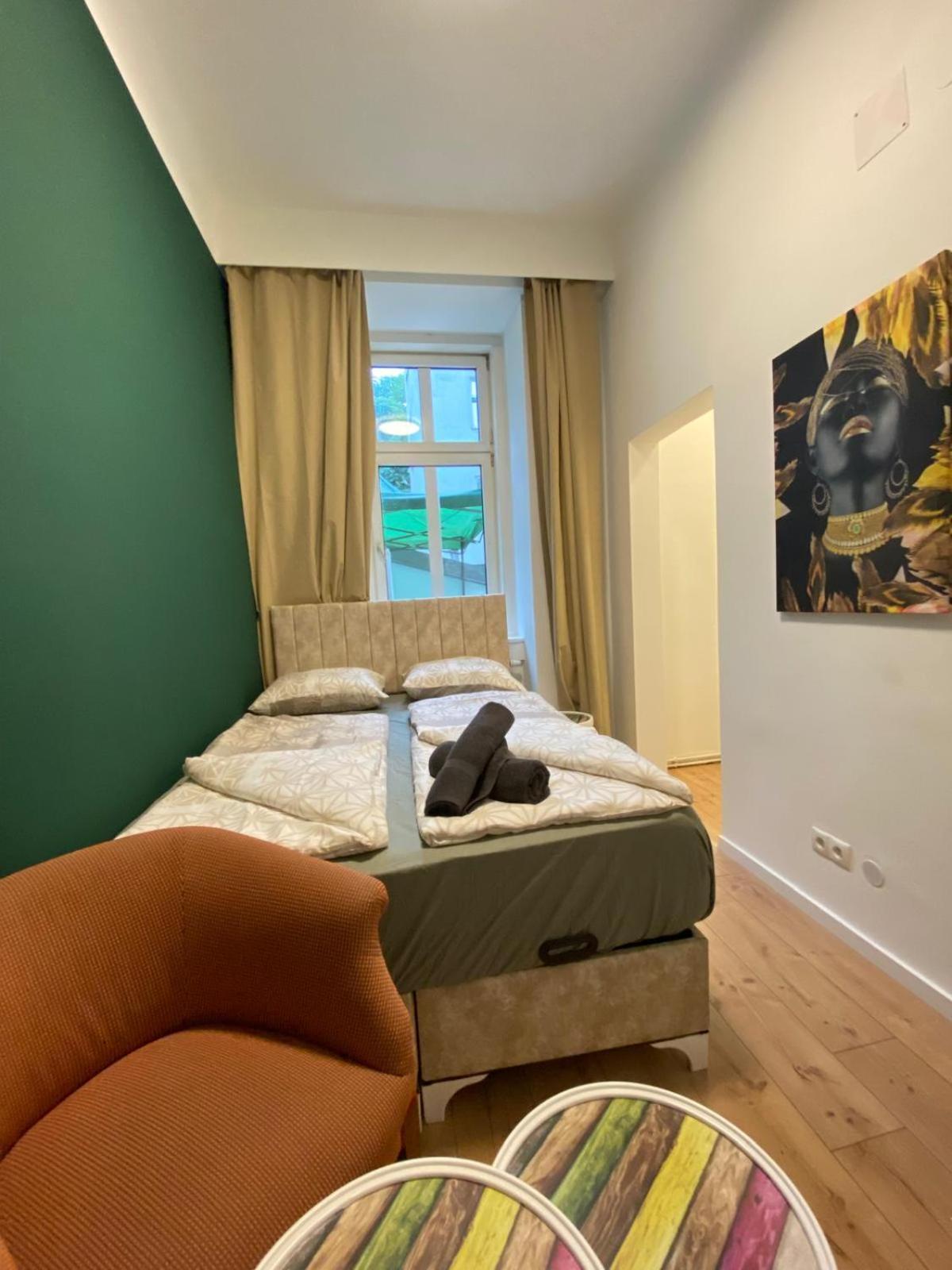 8 Fully Equipped Studio Shared Apt W Terrace Margareten Wenen Buitenkant foto