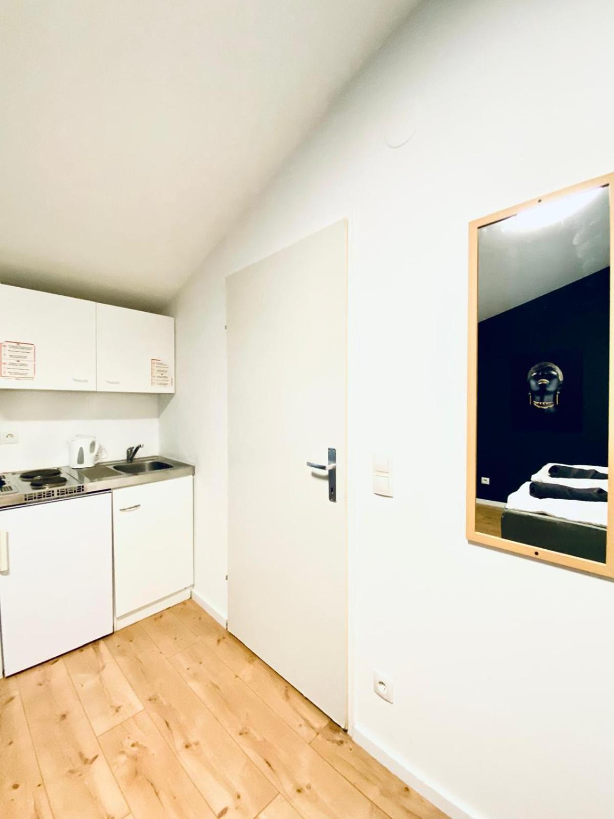 8 Fully Equipped Studio Shared Apt W Terrace Margareten Wenen Buitenkant foto