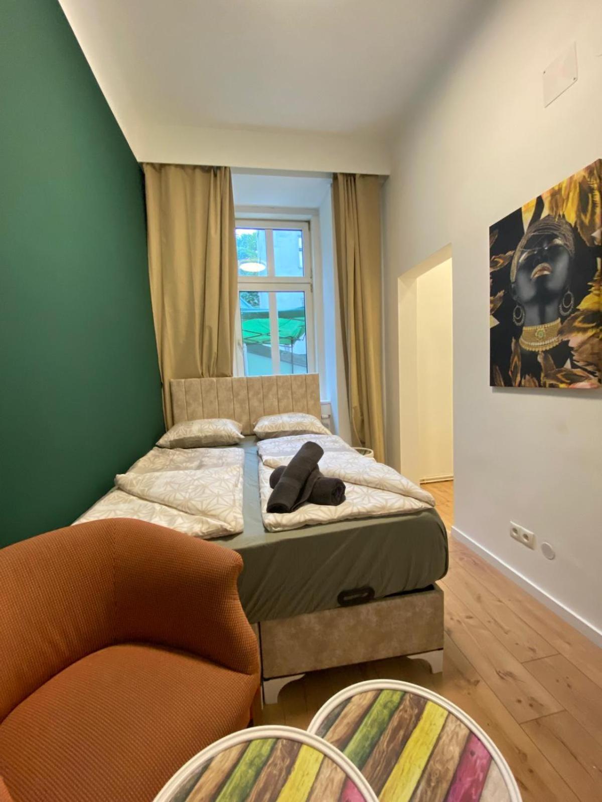 8 Fully Equipped Studio Shared Apt W Terrace Margareten Wenen Buitenkant foto