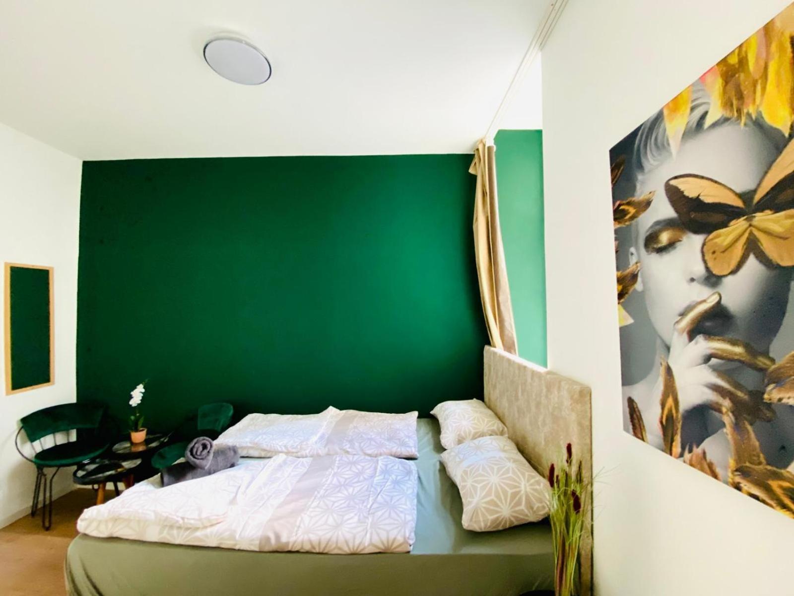 8 Fully Equipped Studio Shared Apt W Terrace Margareten Wenen Buitenkant foto