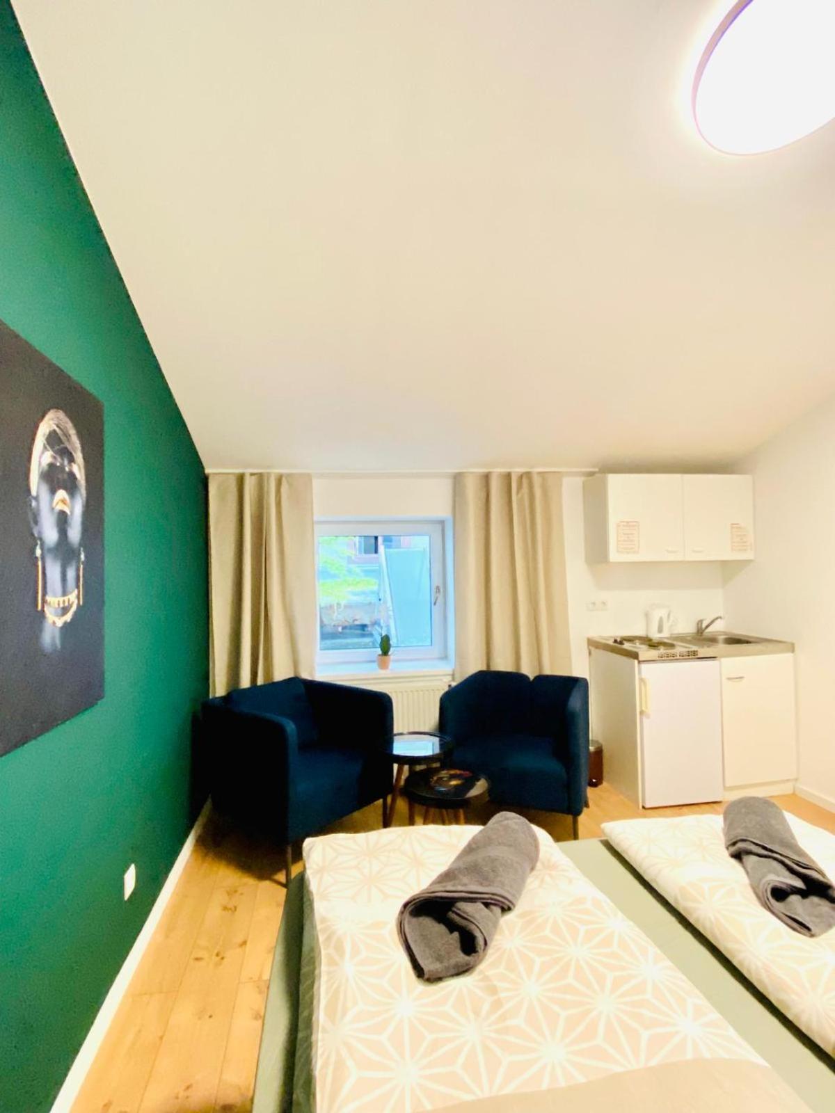 8 Fully Equipped Studio Shared Apt W Terrace Margareten Wenen Buitenkant foto