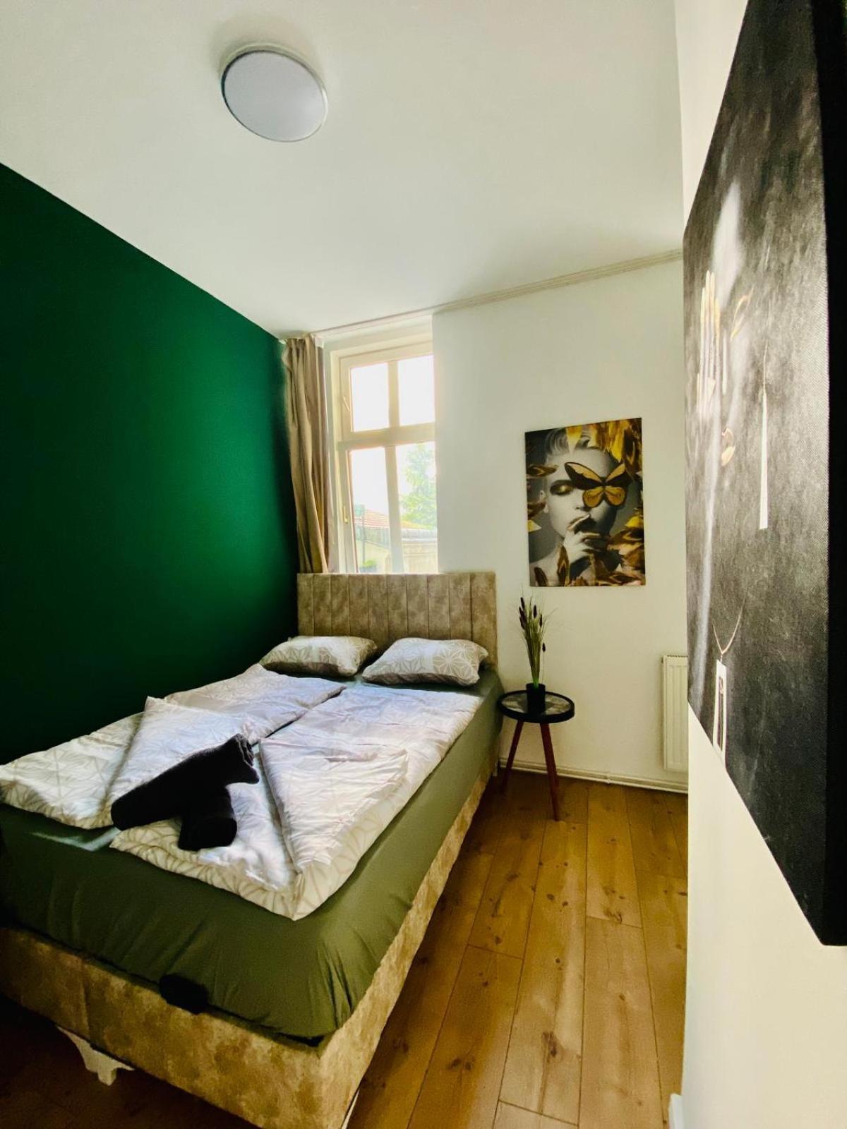 8 Fully Equipped Studio Shared Apt W Terrace Margareten Wenen Buitenkant foto