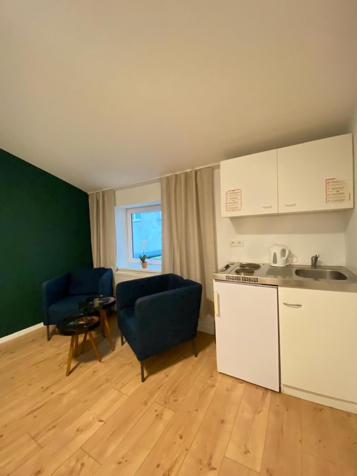 8 Fully Equipped Studio Shared Apt W Terrace Margareten Wenen Buitenkant foto