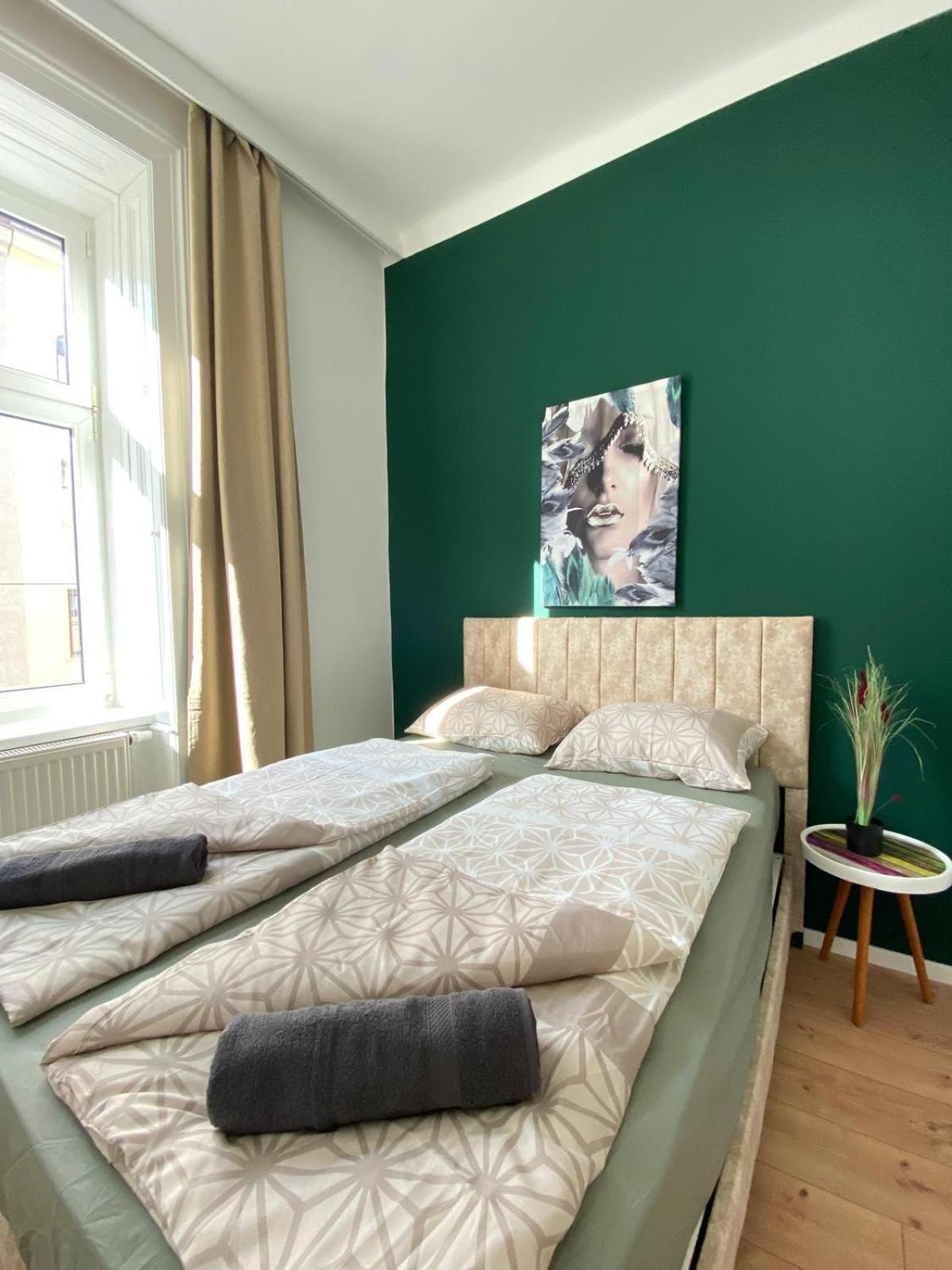 8 Fully Equipped Studio Shared Apt W Terrace Margareten Wenen Buitenkant foto