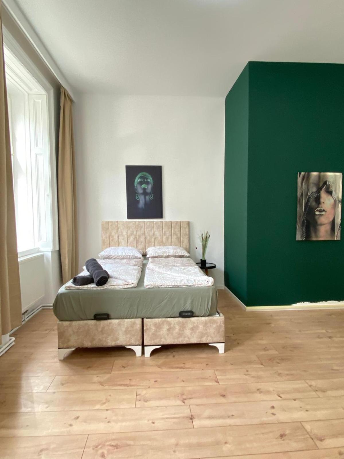 8 Fully Equipped Studio Shared Apt W Terrace Margareten Wenen Buitenkant foto