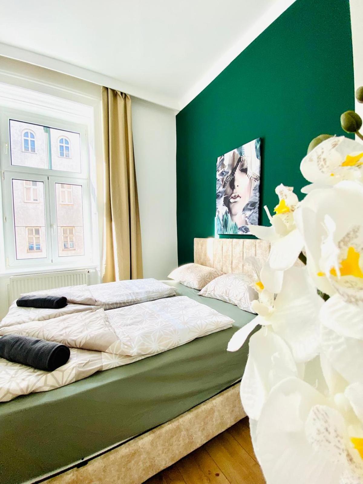 8 Fully Equipped Studio Shared Apt W Terrace Margareten Wenen Buitenkant foto