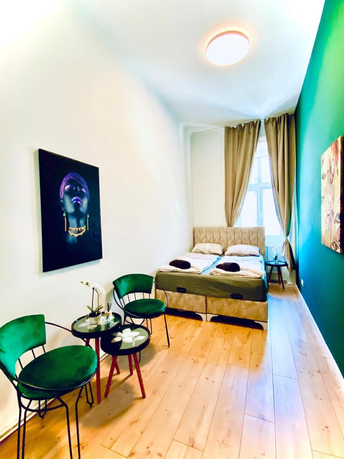 8 Fully Equipped Studio Shared Apt W Terrace Margareten Wenen Buitenkant foto