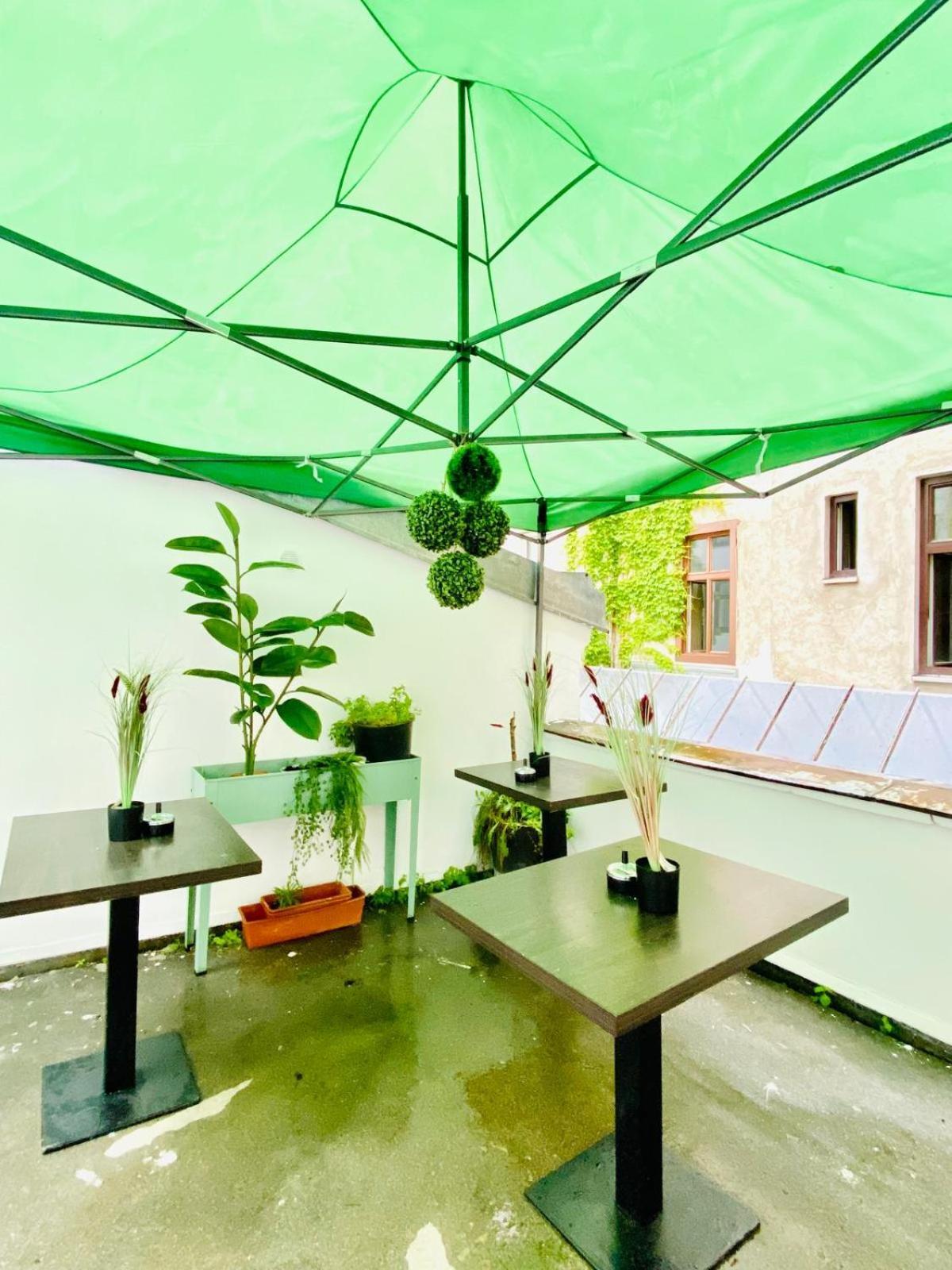 8 Fully Equipped Studio Shared Apt W Terrace Margareten Wenen Buitenkant foto