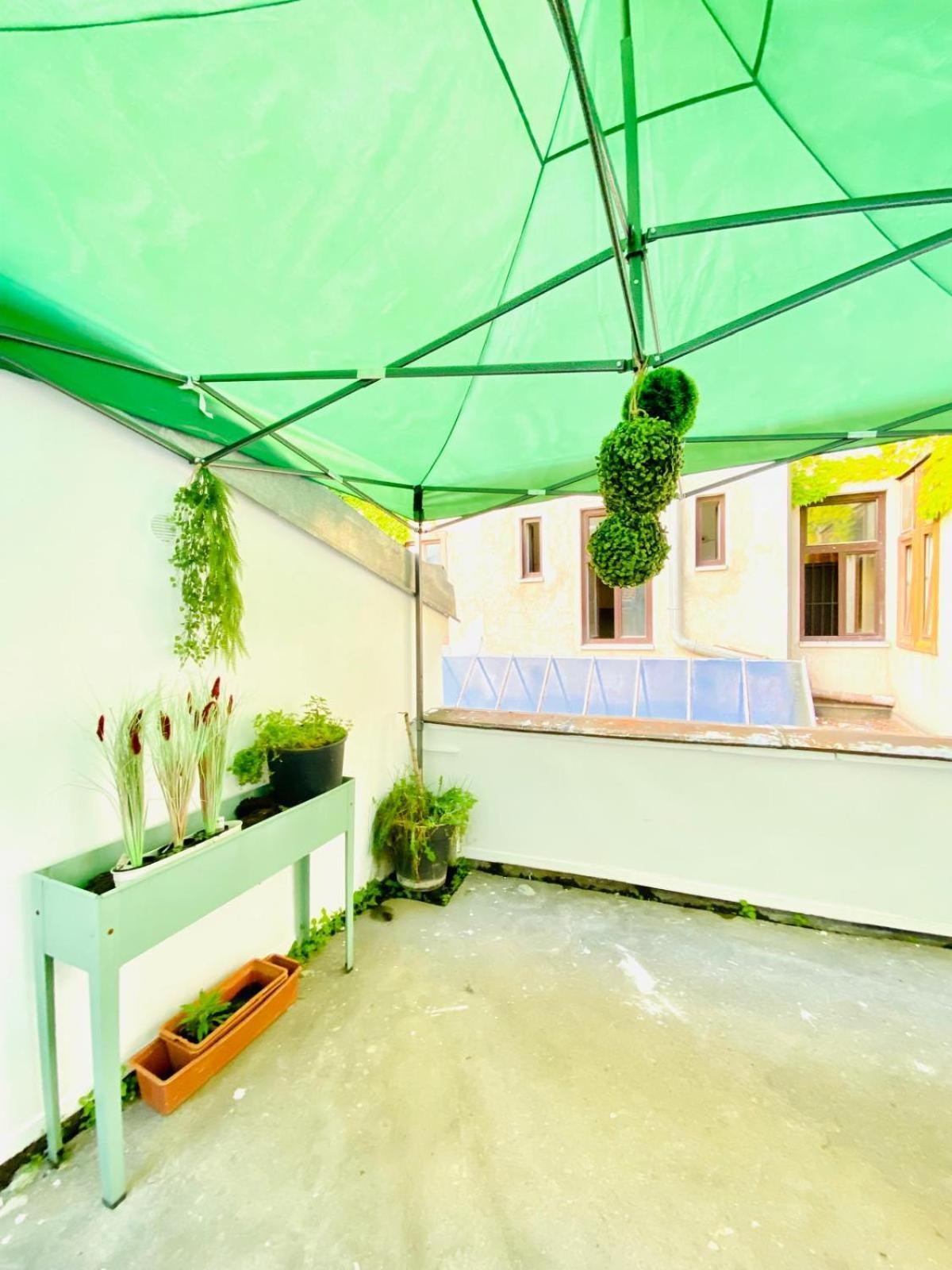 8 Fully Equipped Studio Shared Apt W Terrace Margareten Wenen Buitenkant foto