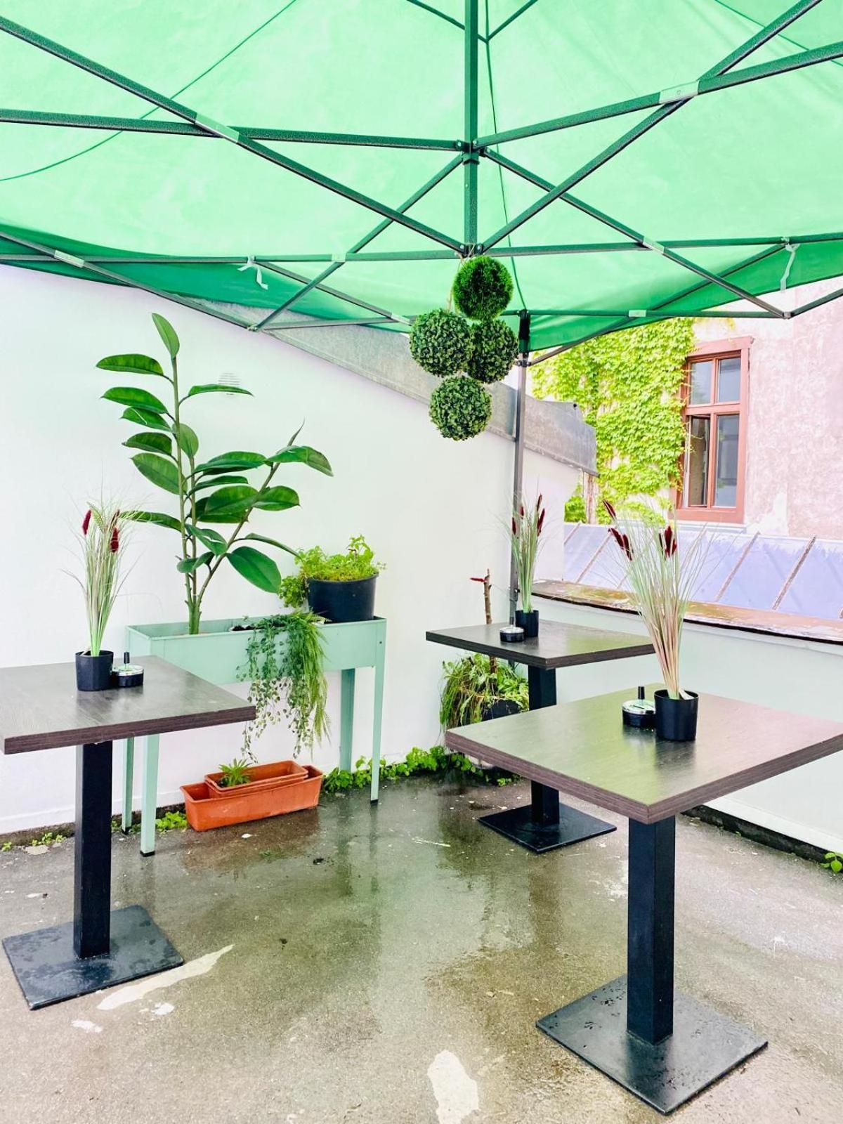8 Fully Equipped Studio Shared Apt W Terrace Margareten Wenen Buitenkant foto